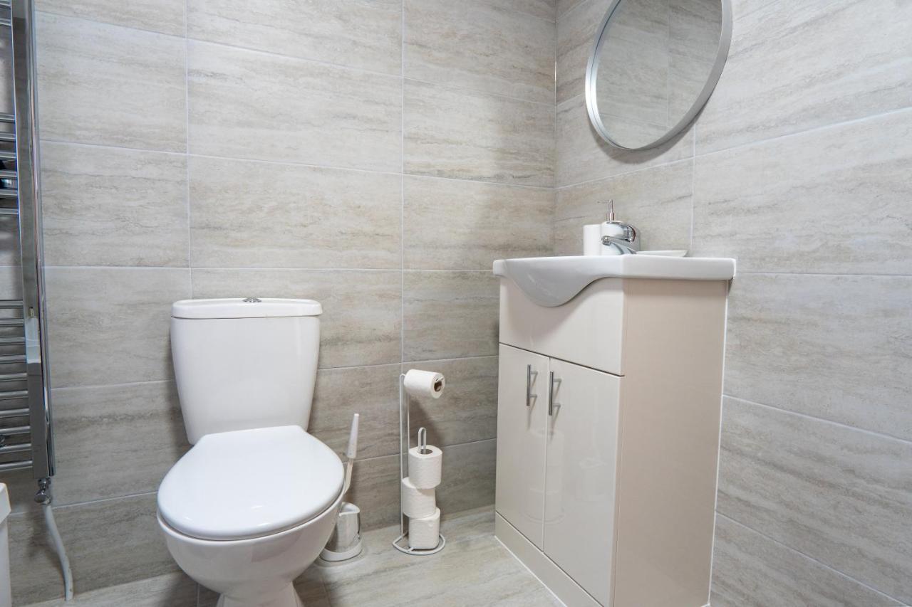 Heartland House, 7 Spacious Bedrooms Sleeps 4 Plus, Near Nec, Jlr,Bhx Birmingham Exterior foto